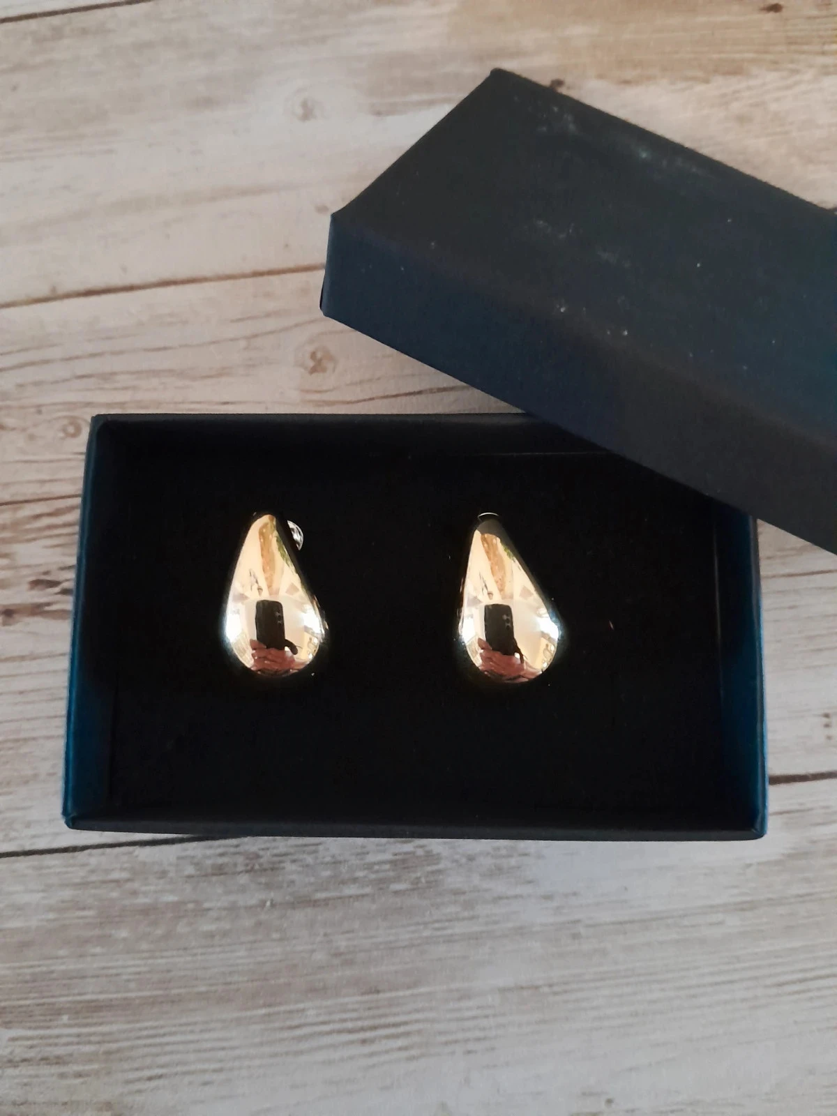 Boucles d'oreilles gouttes, couleur dorée